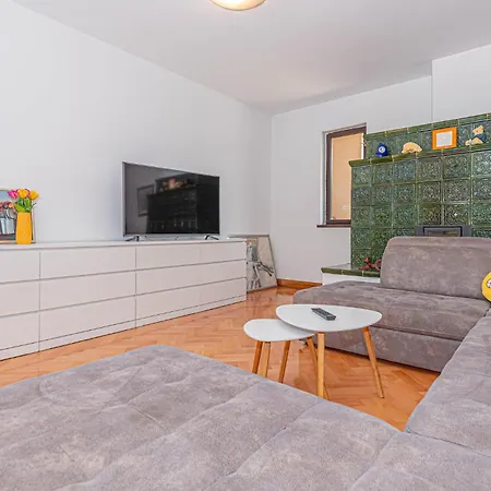 Amazing Home In Tribunj-Sovlje With Wifi