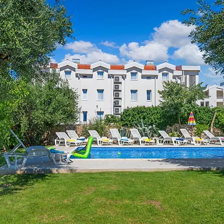 Superbe Maison À Tribunj-Sovlje Hébergement de vacances Tribalj