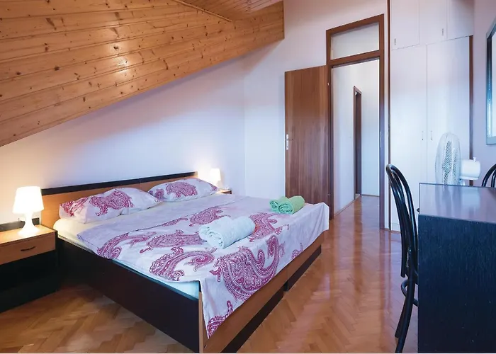 Feriehus Tribunj-sovlje Dubravice *